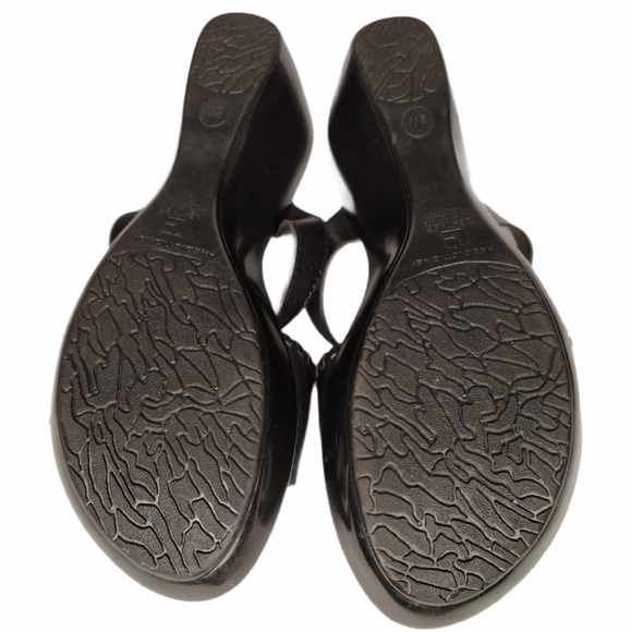 PREDICTIONS Black Wedge Sandals - Picture 9 of 9